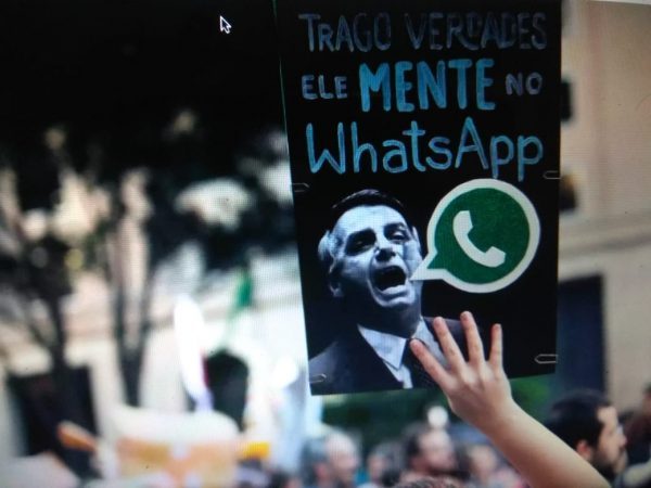 Jair Bolsonaro terpilih menjadi Presiden Brazil dengan bantuan Whatsapp